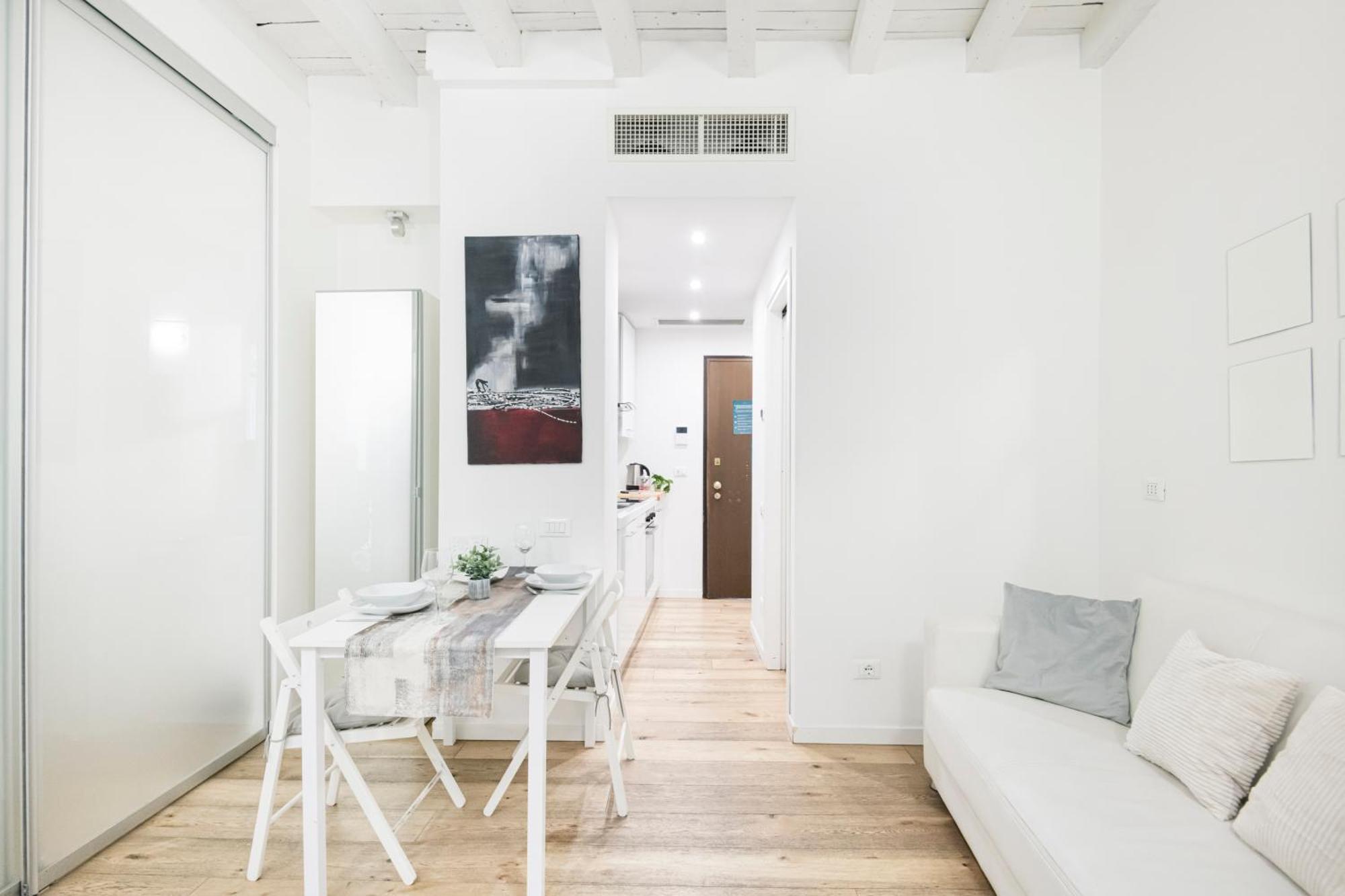 Amazing, New & Fully Furnished Studio In Duomo Milan Extérieur photo